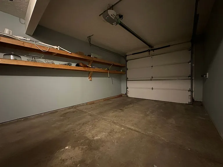 401 Park Creek Ct — Photo 18
