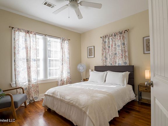 4th image of 522 Taylor St