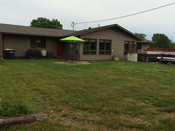 3rd image of 1108 E Iron St