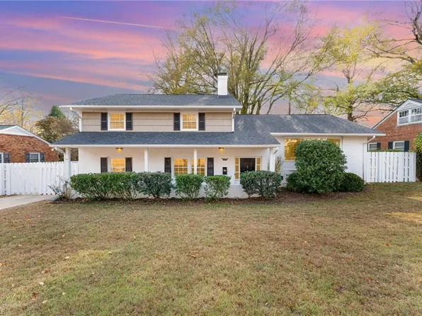 2915 New Hanover Dr, Greensboro, NC 27408