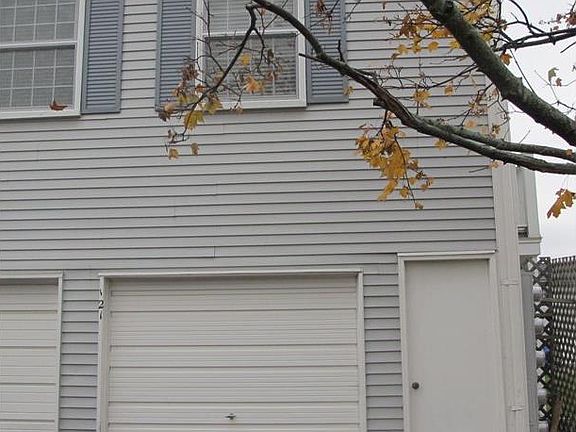 4th image of 121 Lake Village Dr #109