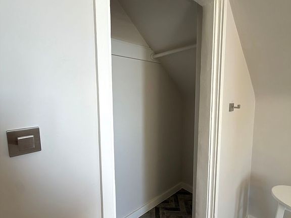 4th image of 2529 Etna St APT 5