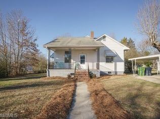 717 1st Rainbow St, Lexington, NC 27295
