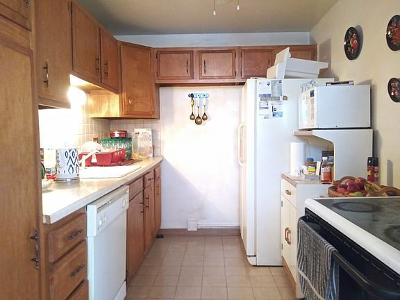 3rd image of 4280 W Ford City Dr #203