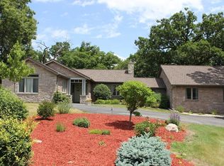 2350 Glass Rd NE, Cedar Rapids, IA 52402