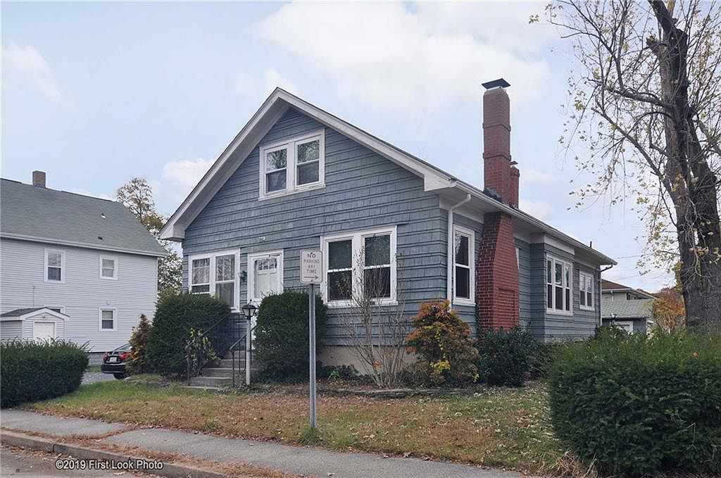 72 Centre St, Rumford, RI 02916 Zillow