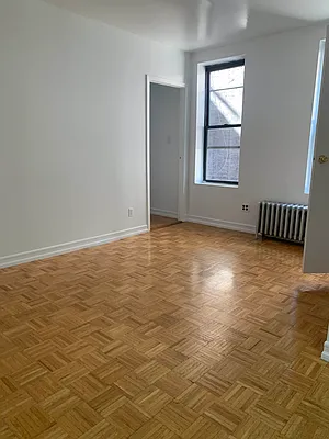 Rented by M.Grossman R.E. Management | media 1