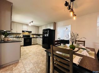 3008 Shadow Lawn Dr NW, Huntsville, AL 35810