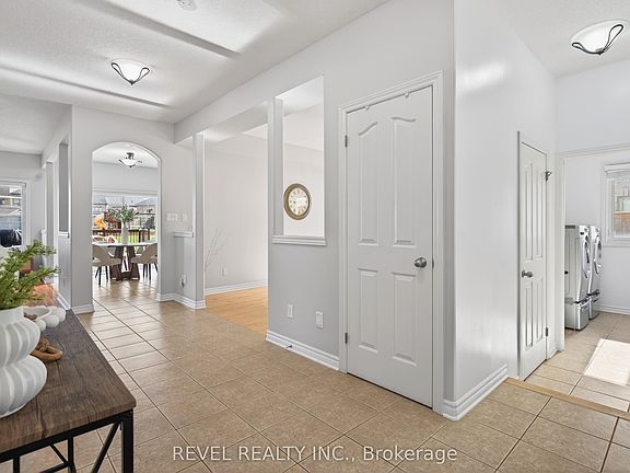 4th image of 3190 Pincombe Dr