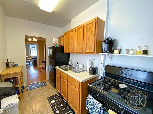 Rented by Realty 2000 Corp | media 21