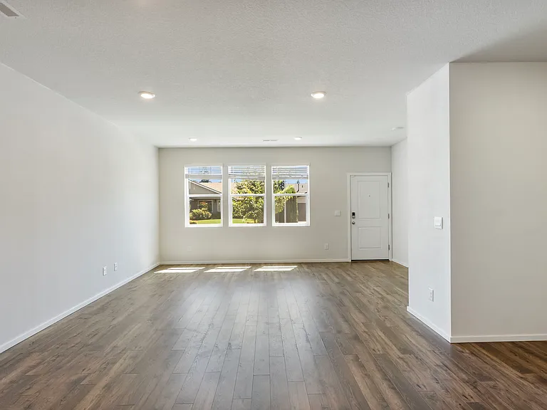 11604 NE 16th St — Photo 4