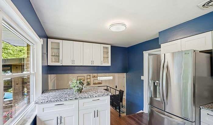 1st image of 1302 Mooncrest Ct