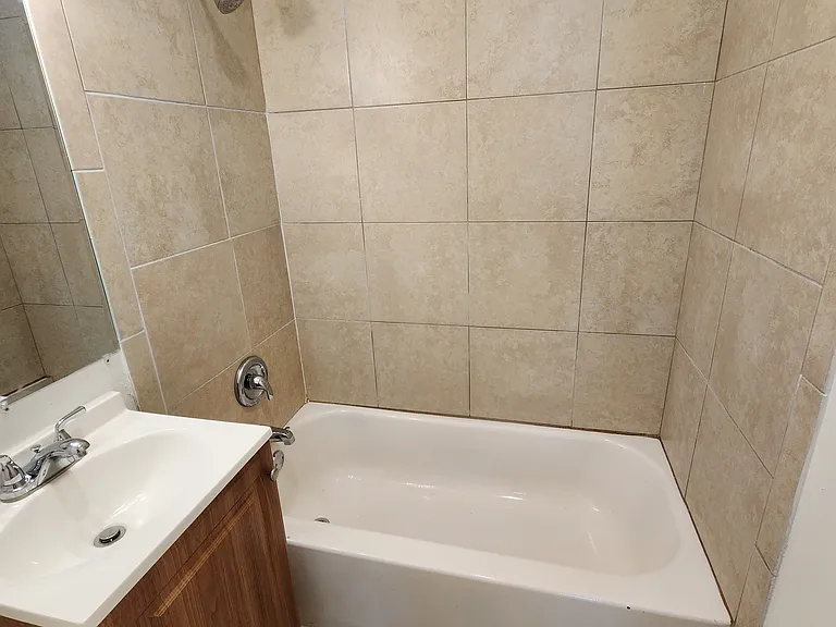 933 Laurel Dr — Photo 20