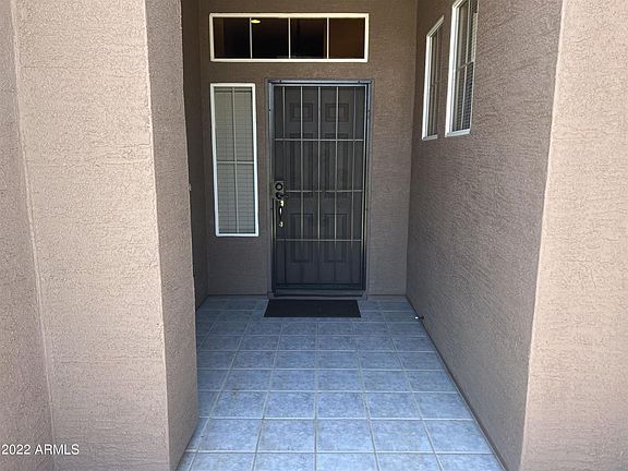 5th image of 3277 E Mayberry Ave