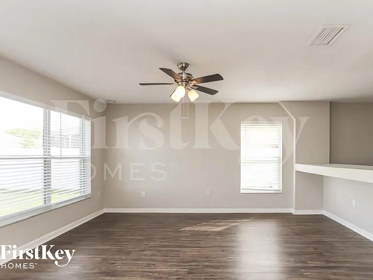 10332 Frog Pond Dr — Photo 2
