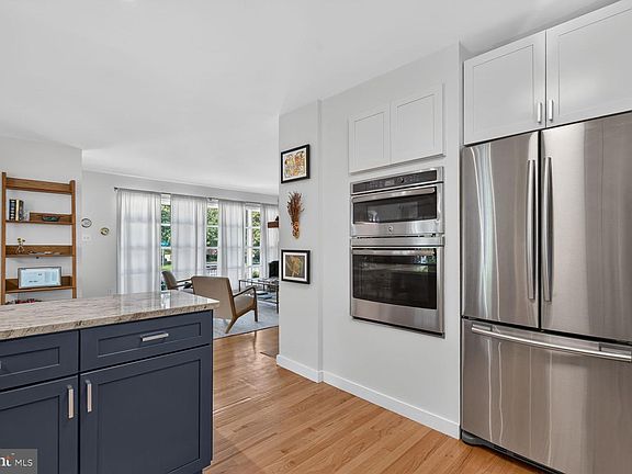 5th image of 7915 Bainbridge Rd