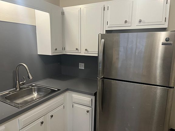 3rd image of 1334 Ray Rd #22