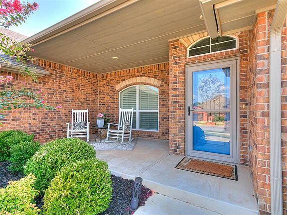 2nd image of 2010 Allora Ct