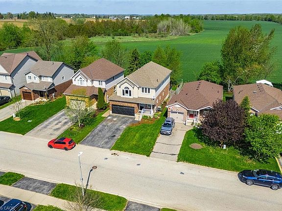 4th image of 124 Gibbons Dr