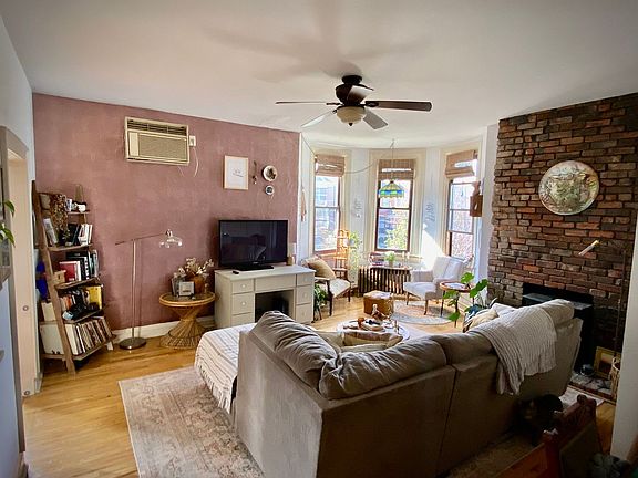 4th image of 521 S Lang Ave APT 4