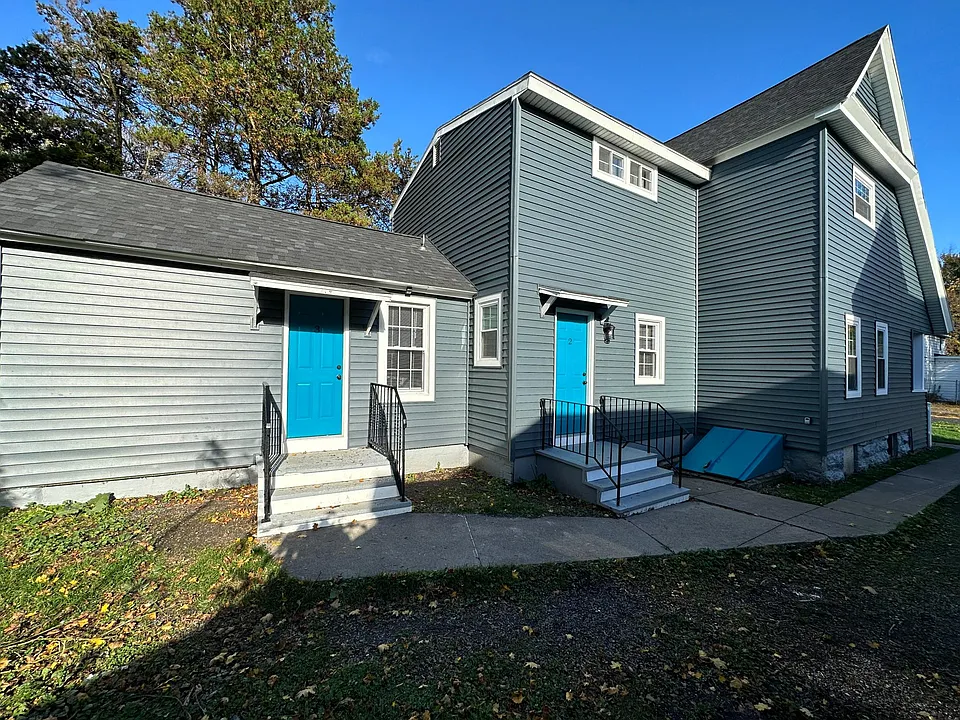 715 E Laurel St #3