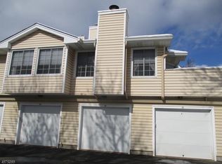 26 Foxwood Ct, Bedminster, NJ 07921