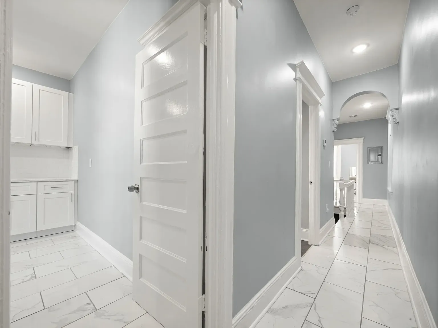 3 bed, 1050 sqft, $3,000 — Photo 4