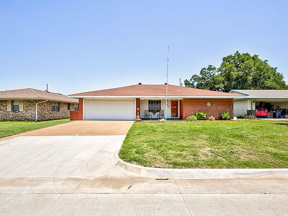 2nd image of 1909 Kiowa Dr