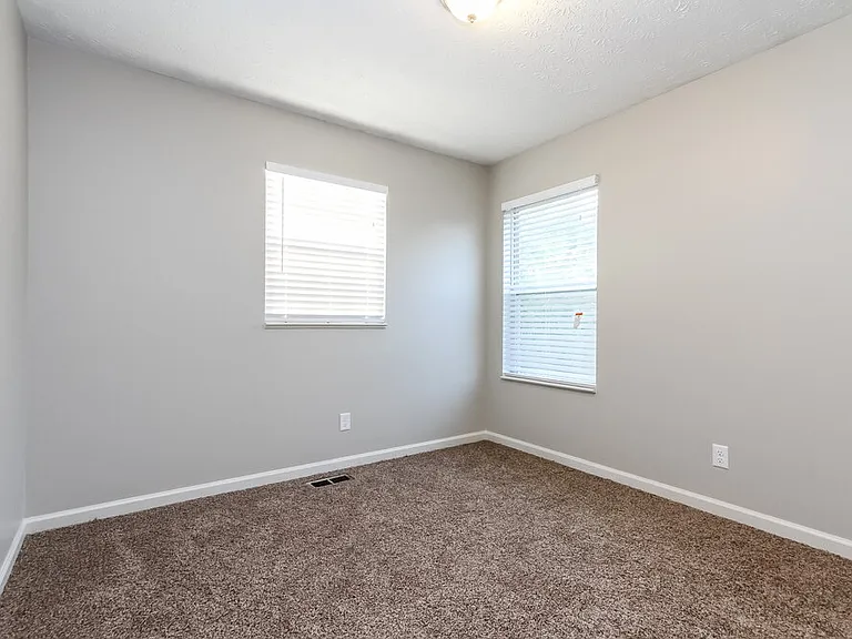 5885 Gadsen Dr — Photo 9