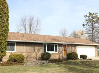 241 Walnut Ln, Apple Valley, MN 55124