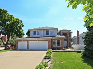 483 N Maple Ave, Elmhurst, IL 60126