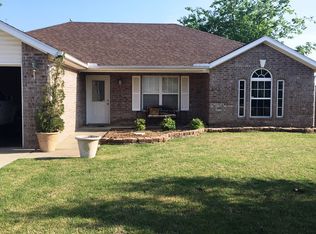 740 Tyler St, Centerton, AR 72719