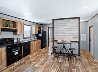 305 Park Dr, Bridge City, TX 77611