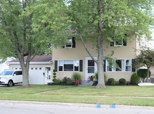 85 Queens Dr, West Seneca, NY 14224