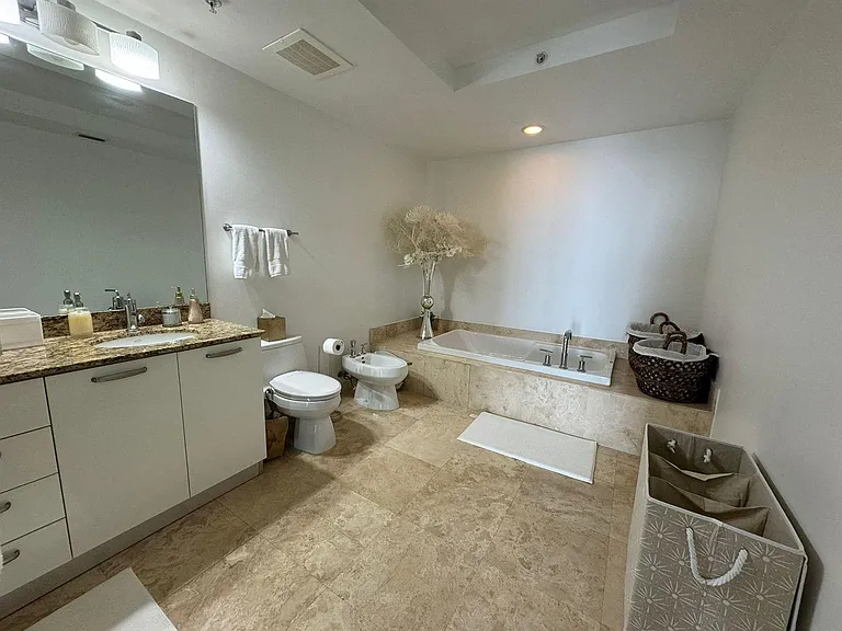 704 N Ocean Blvd #504 — Photo 22