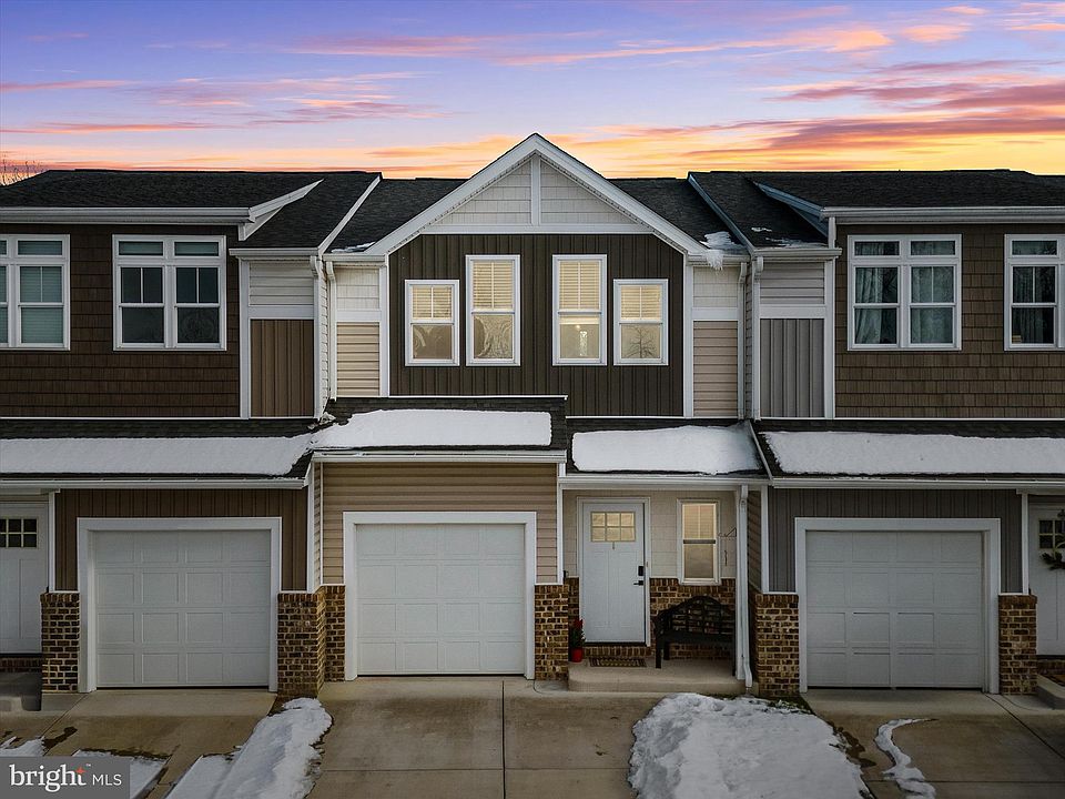 1st image of 104 Anthem Ct