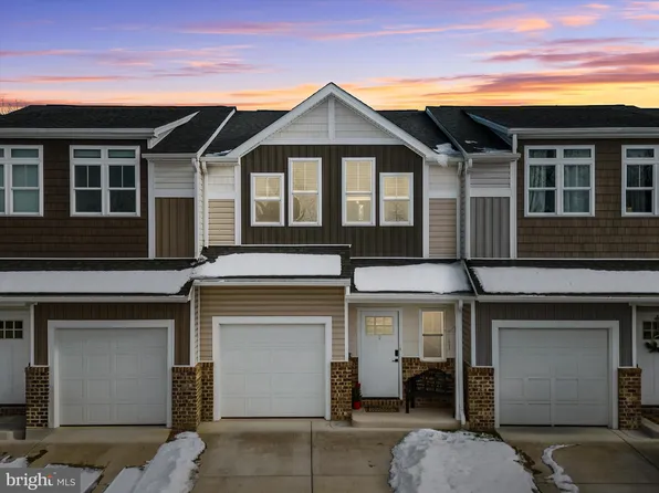 104 Anthem Ct, Stephens City, VA 22655