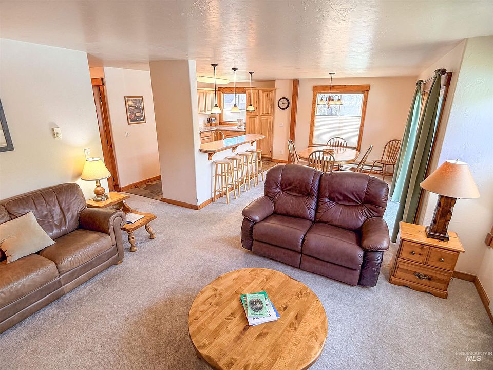 1st image of 1607 N Davis Ave #J-42
