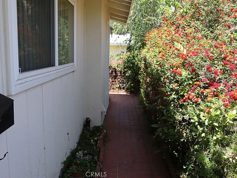 18616 Lassen St — Photo 5