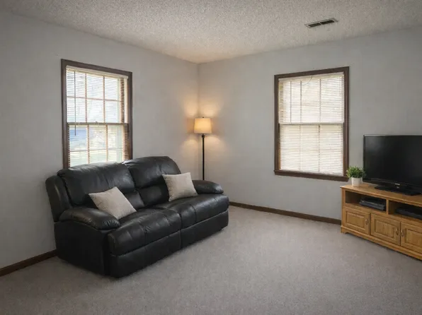 1341 New York St, Lawrence, KS 66044