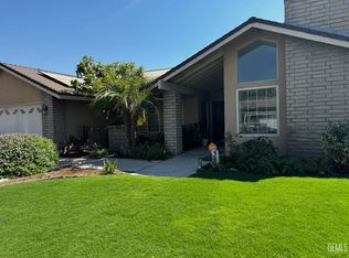 1909 Raymond A Spruance Ct, Bakersfield, CA 93304