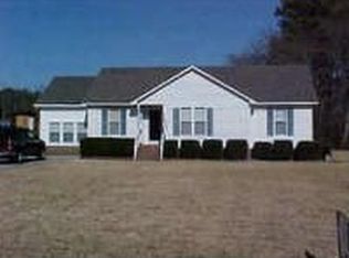 112 Briarwood Dr, Selma, NC 27576