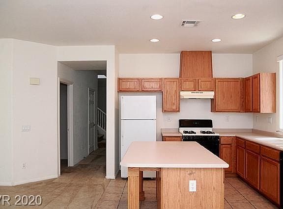 5th image of 535 Moses Lake Ct