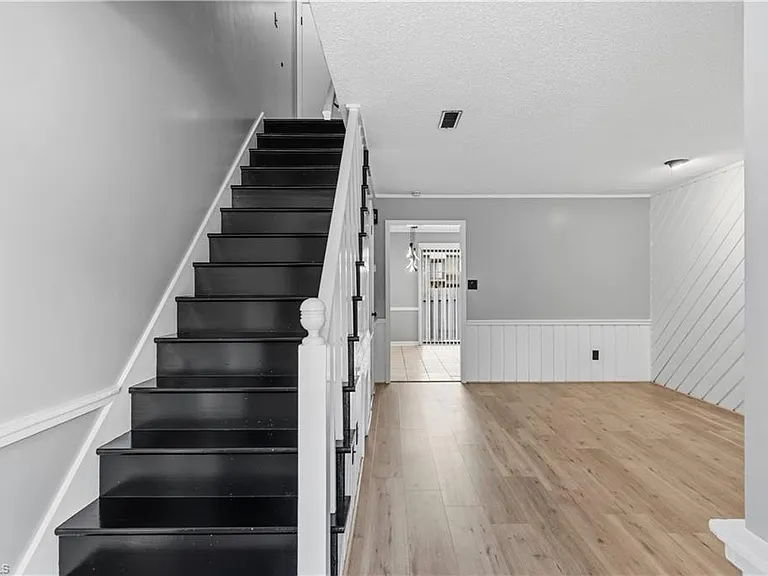 310 A Vista Cir — Photo 2