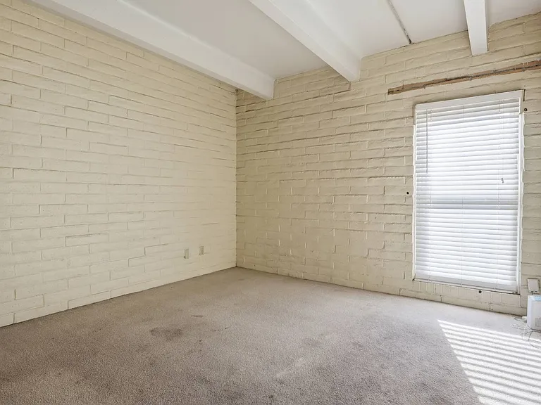 500 NE 15th St #102 — Photo 24