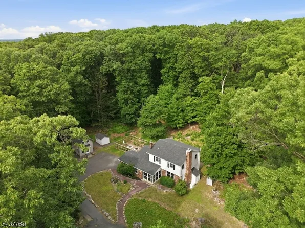 223 Beacon Hill Rd, Washington Twp., NJ 07830