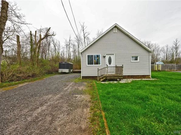 513 Eisenhower Ave, Angola, NY 14006