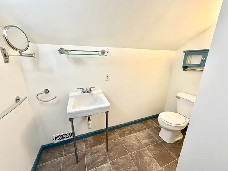 2414 Brighton Dr — Photo 17