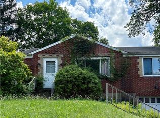 5 McMichael Rd, Carnegie, PA 15106