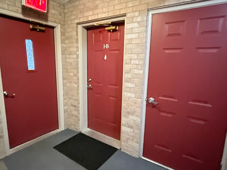 1028 Ashley Ct N #1B — Photo 22
